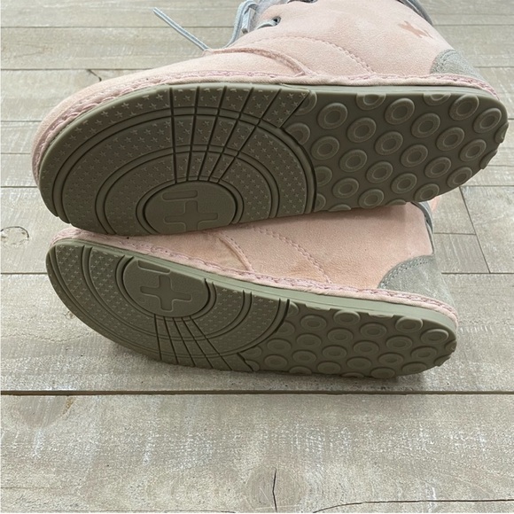 NWT OTZ Troop Weather Shearling Lace Up Boots In Powder Pink $300 MSRP Size 8 - Picture 3 of 12